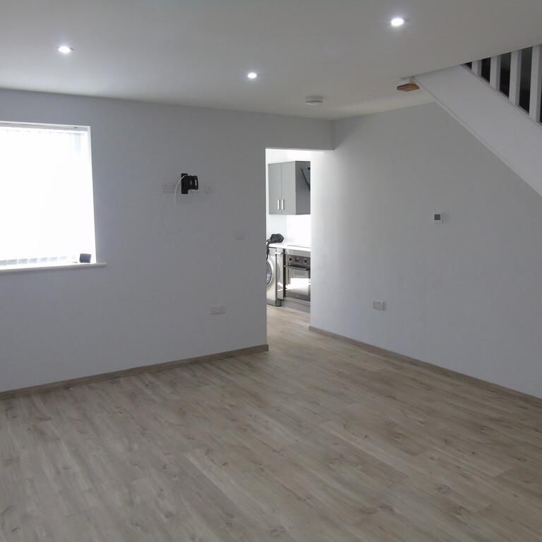 2 bedroom semi-detached house to rent - Photo 1