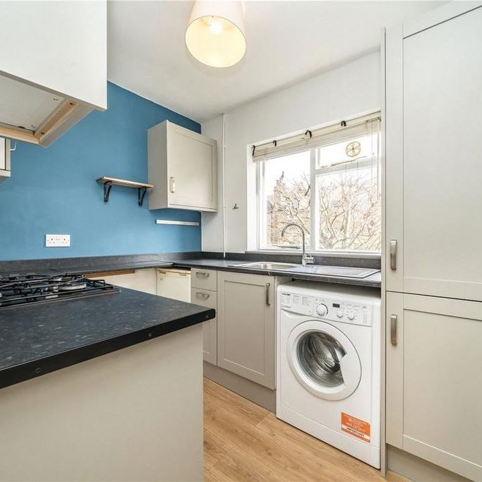 1 bedroom flat to rent - Photo 1