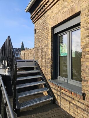 Einzigartige Maisonette mit großer Dachterrasse im Hinterhof von Flingern Nord. - Photo 1