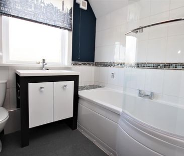 2 bedroom end of terrace house to rent - Photo 6