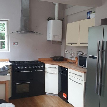 West Street (7 bed) - Photo 3