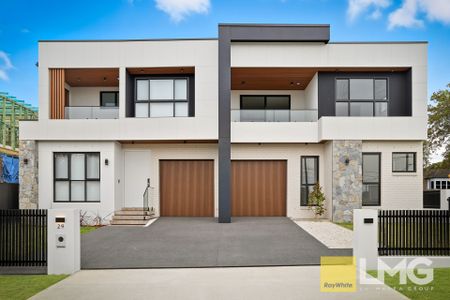 BRAND NEW LUXURY HOME - Photo 2