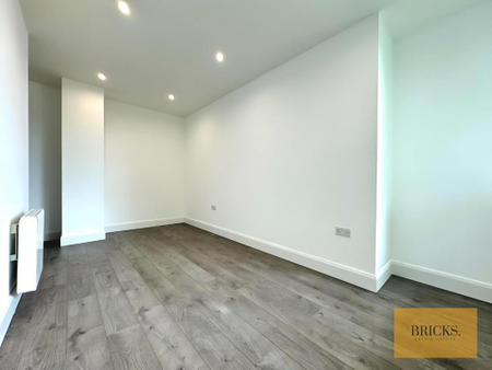 2 bedroom apartment to rent - Photo 3