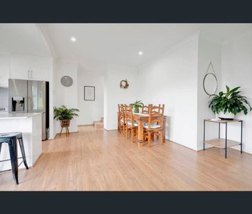 12 Cambridge Street, Thornton, NSW 2322 - Photo 3