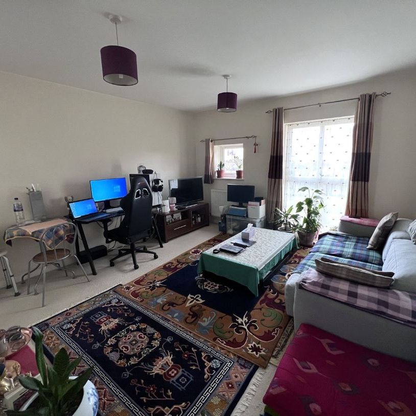 Basset Court, 6 Honington Mews, Farnborough, Hampshire, GU14 - Photo 1