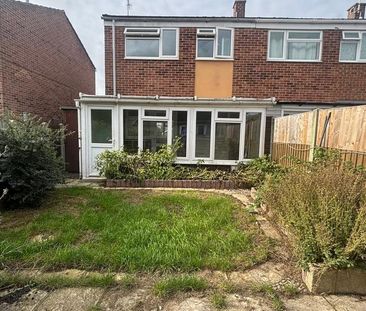 3 bedroom terraced house to rent - Photo 3