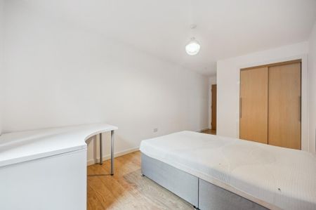 2 bedroom flat to rent - Photo 5