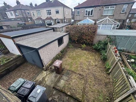 Hazeldene, Queensbury, Bradford, BD13 - Photo 4