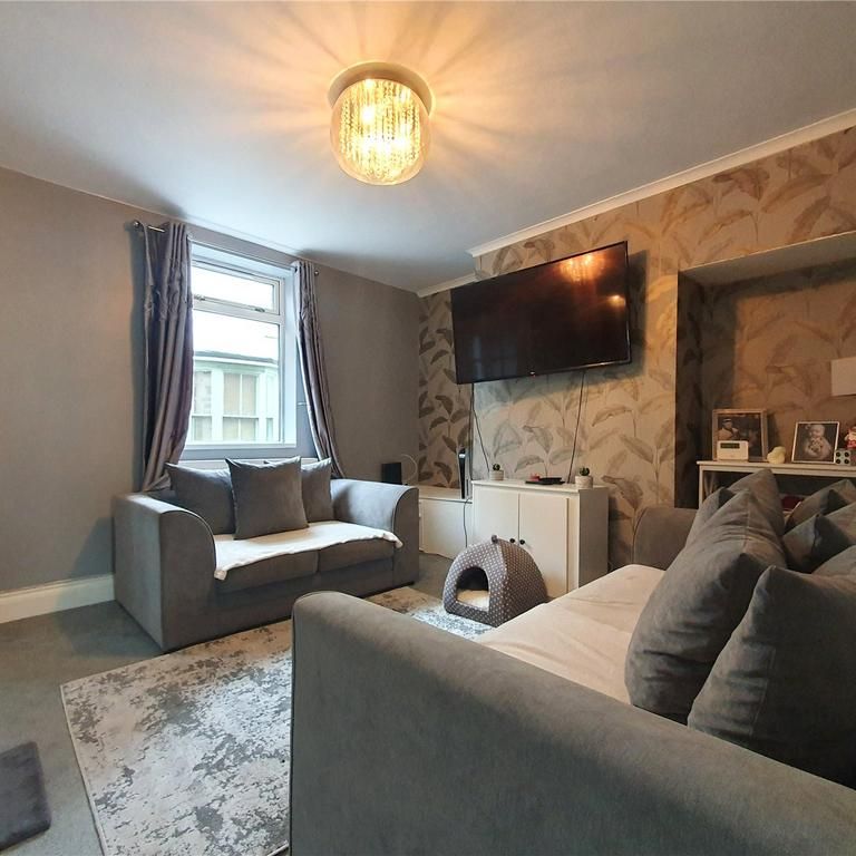 2 bedroom terraced house to rent - Photo 1