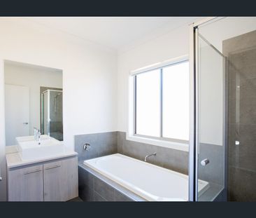 Spacious Family Home in Convenient Location - Photo 4