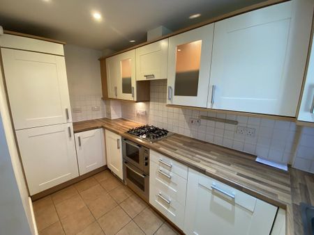 3 bedroom terraced house to rent - Photo 5