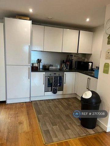 2 bedroom flat to rent - Photo 5