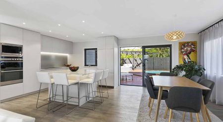 47 Shuttleworth Place, Manly - Photo 2