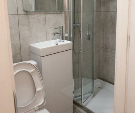 Room in a Shared House, Deptford High Street, SE8 - Photo 4