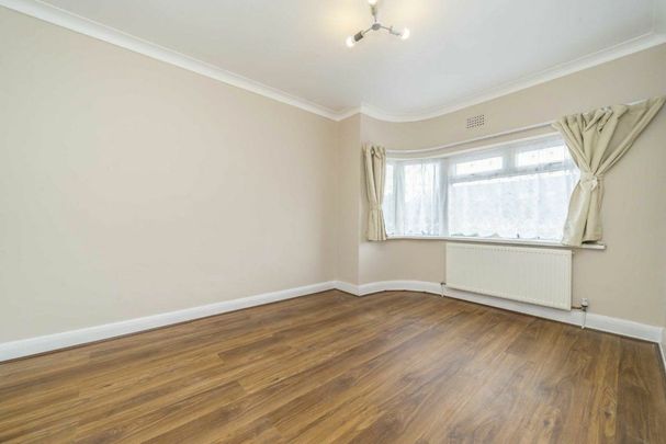 Hillway, West Hendon, NW9 - Photo 1
