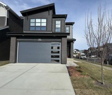 New Built 3 Bed + 1 Flex Room, 3 Bath for Rent in South Edmonton | ... - Photo 1