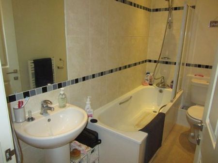 2 bedroom flat to rent - Photo 5