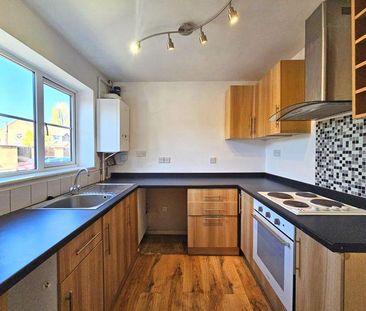 2 bedroom semi-detached house to rent - Photo 4