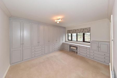 4 bedroom detached house to rent - Photo 4