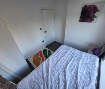 4 bedroom townhouse to rent - Photo 5