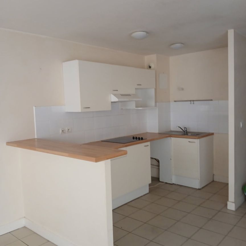 Location Appartement 3 pièces 80m² STE FOY LA GRANDE 33220 - Photo 1