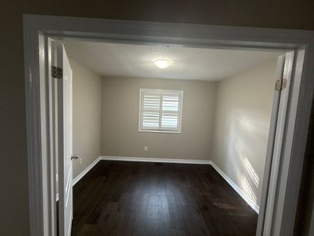 For Lease - 1399 Lormel Gate, Innisfil, Ontario - Photo 2