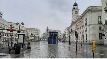 Plaza de la Puerta del Sol, Madrid, Community of Madrid 28013 - Photo 3