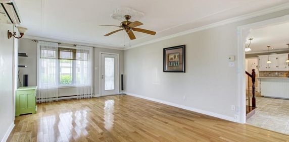 Maison riveraine 4 ch • 2 sdb + salle d'eau • Disponible 1er janv • 2 998 $/mois - Photo 2