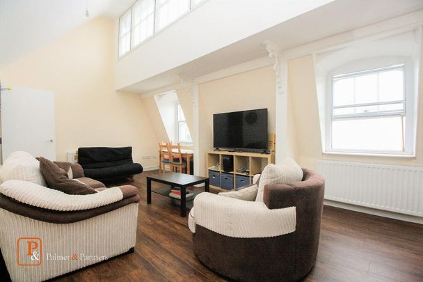 2 bedroom penthouse to rent - Photo 1