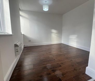 1 Bed Flat, Compton Road, LE3 - Photo 2