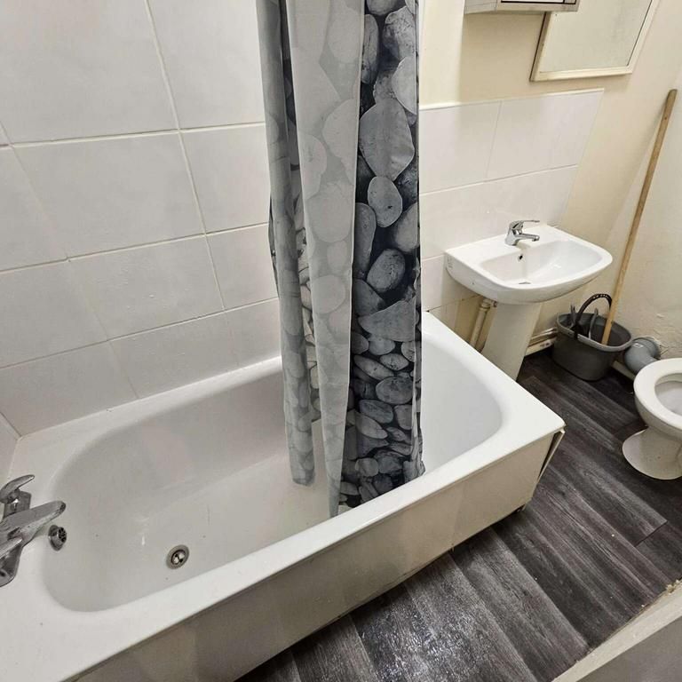 3 bedroom apartment to rent - Photo 1