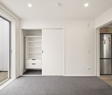 Modern, Furnished Apartment - Photo 3