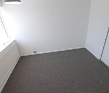 4 bedroom terraced house to rent - Photo 6