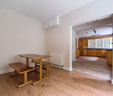 6 bedroom detached house to rent - Photo 3