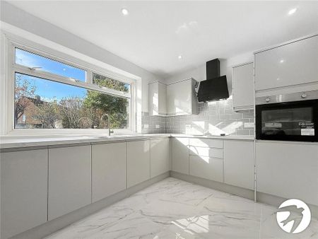 3 bedroom semi-detached house to rent - Photo 4