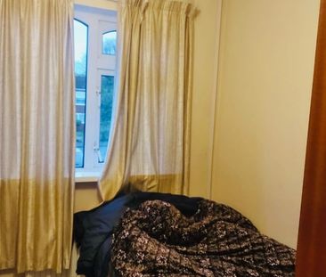 Room in a Shared House, Almond Croft, B42 - Photo 2