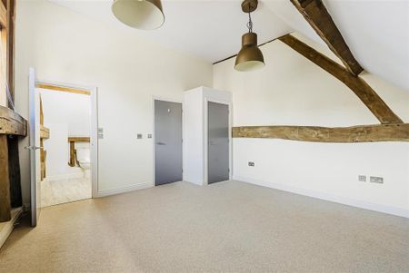 4 bedroom barn conversion to rent - Photo 2