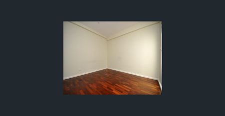 Large 2 Bedroom Apartment - Photo 3