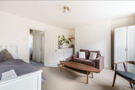 Studio Flat, Seymour Place, W1H - Photo 5