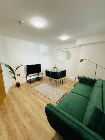 2 bedroom flat to rent - Photo 2