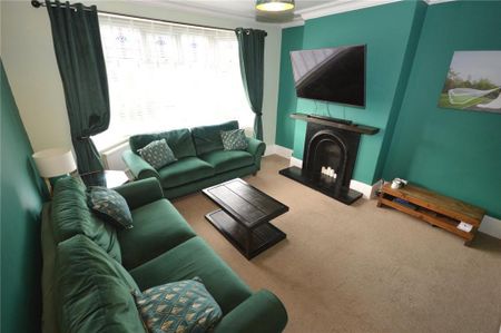 5 bedroom semi-detached house to rent - Photo 2