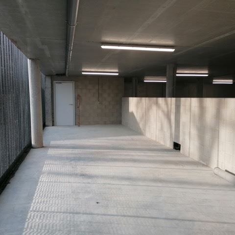 Nieuwbouw appartement op de 1ste verdieping met twee slaapkamers, terras, één parkeerplaats en een kelderberging. - Photo 1