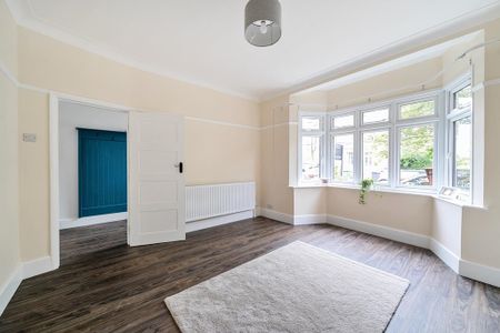 3 bedroom end of terrace house to rent - Photo 2