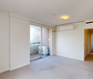Live Opposite the Royal Children’s Hospital – Freshly Updated & Rea... - Photo 1