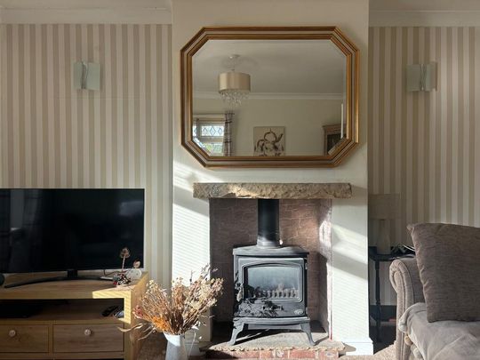 3 bedroom semi-detached house to rent - Photo 1