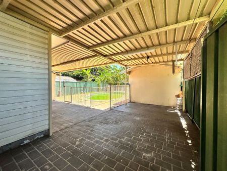 House &plus; Granny Flat in a Prime Location&excl; - Photo 3