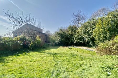 Midanbury Lane - Photo 4