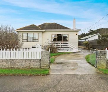 Charming 2 Bedroom House in Best Street, Wainuiomata - Photo 5