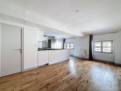 T2 - LYON 6 - Photo 2