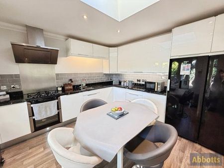 Sunnybank Close, Leigh on Sea - Photo 3